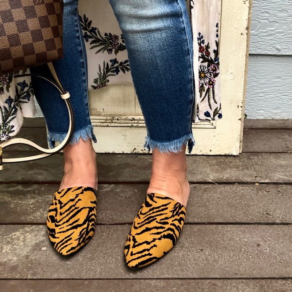 NEW!!! Tiger Print Loafer Slide Mules Slip Ons - Picture 7 of 8